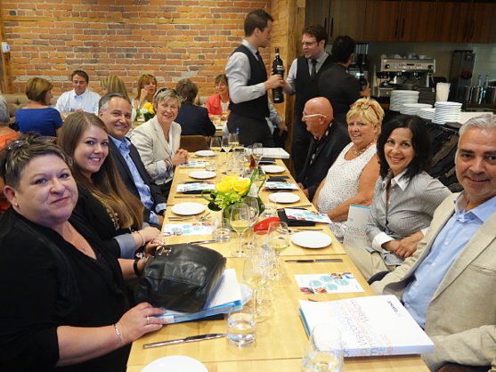 Le lancement de la programmation  2016-2017 de Transat Tours Canada se tenait au M.Mme Bar à vin .