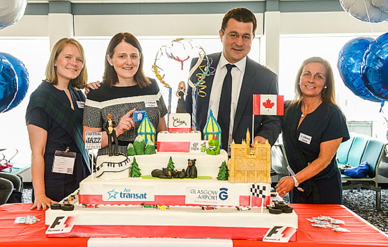 Air Transat célèbre son premier vol Montréal-Glasgow Air Transat célèbre son premier vol Montréal-Glasgow