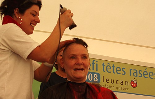 La coupe à blanc de Carole Brabant rapporte 3,828.09$ à Leucan La coupe à blanc de Carole Brabant rapporte 3,828.09$ à Leucan