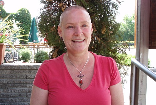 La coupe à blanc de Carole Brabant rapporte 3,828.09$ à Leucan La coupe à blanc de Carole Brabant rapporte 3,828.09$ à Leucan