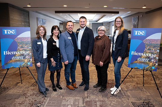 Gina Mallamo (TDC), Colette Girard (TDC), Daniel Mayer, Danik Mulligan, Johanne, Mondor et Karine Gagnon (TDC)