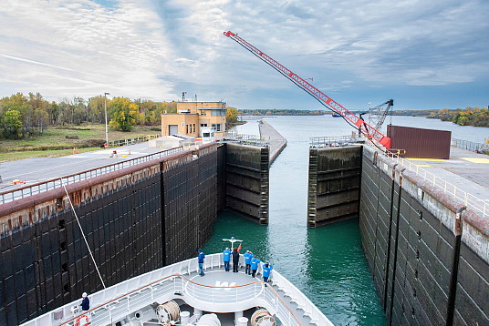 Grâce au design compact du navire, les passagers peuvent découvrir de nombreux passages d’écluse, © croisières Hapag-Lloyd