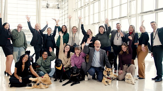 Air Canada lance une voie de certification pour les chiens d'assistance grâce à un partenariat avec K-9 Country Inn