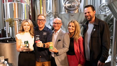 WestJet fait appel à la brasserie artisanale locale, Tool Shed, en tant que fournisseur exclusif de bière à bord