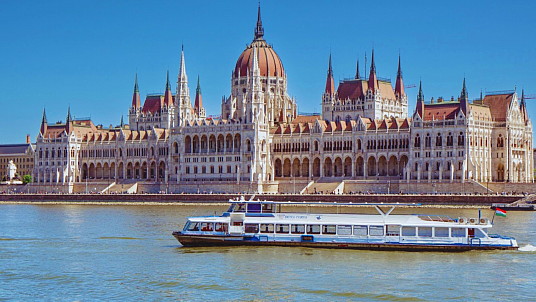 Le Danube frôle son niveau historiquement bas, perturbant le secteur du tourisme