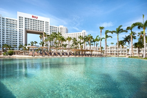 RIU réinvente l'emblématique Hotel Riu Palace Peninsula de Cancún grâce à une rénovation en profondeur RIU réinvente l'emblématique Hotel Riu Palace Peninsula de Cancún grâce à une rénovation en profondeur
