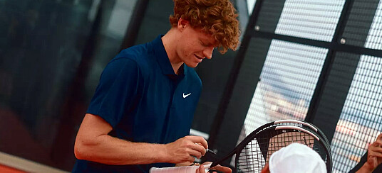 Tout Juste Couronné À Wimbledon, Jannik Sinner Rejoint Les Hôtes À Bord d'EXPLORA III Pour Le Prélude Méditerranéen
