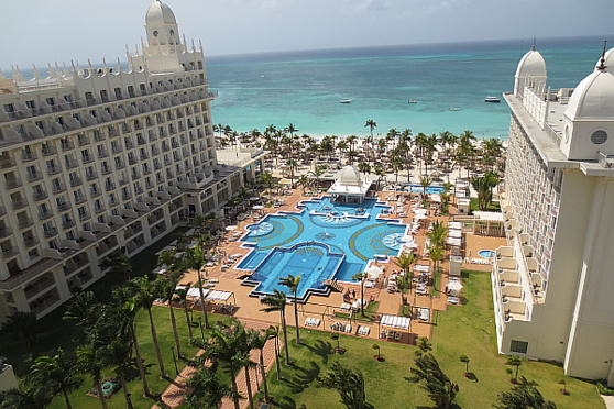 Vue depuis le balcon d’une chambre du Riu Palace Aruba.