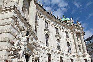 La Hofburg domine la vielle ville