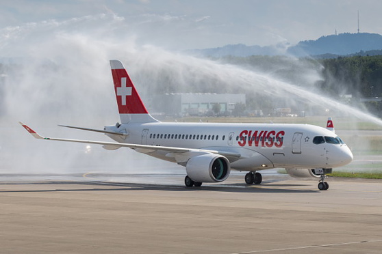 SWISS présente le premier Bombardier CS100 du monde SWISS présente le premier Bombardier CS100 du monde