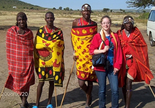 Amélie Belzile, de Voyages Cassis, entourée de ses hôtes Amélie Belzile, de Voyages Cassis, entourée de ses hôtes