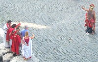 Rome : des centurions manifestent sur le Colisée