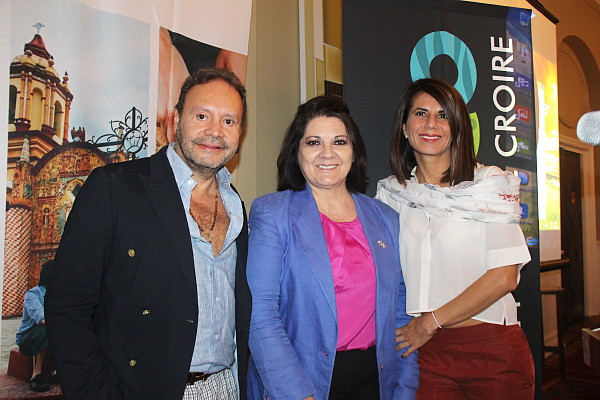 Lourdes Mora, dir. relations publiques du  Secrétariat de tourisme du Querétaro, en compagnie de Manuel Montelongo et Fernanda Rosas, du CPTM à Montréal.