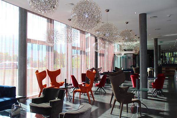 L'Hôtel Modern Times est géré par la société RIMC Schweiz Hotels & Resorts.