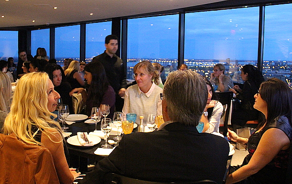 La soirée se déroulait au restaurant Groupus 360, perché au-dessus du centre-ville.