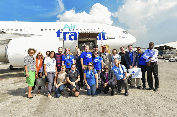 L'équipe de Food for the Poor . L'équipe de Food for the Poor .