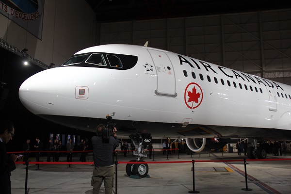 Air Canada présente sa nouvelle livrée à Montréal