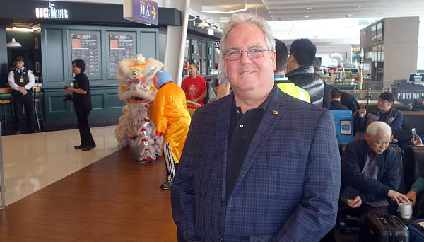 Benoit Deshaies, directeur division tourisme de Investissement Québec était sur le vol inaugural.