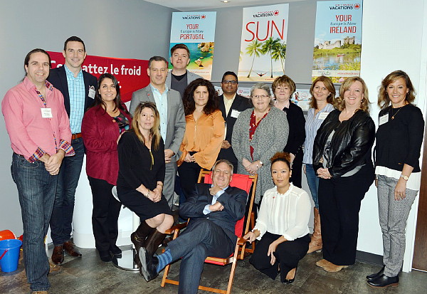 Rangée supérieure (de gauche à droite ) : Patrick Giguère, Voyages Constellation; Tim Morgan, TPI; Monique Lalonde, directrice générale des ventes, comptes nationaux, VAC; George Platanitis, vice-président des ventes et partenariats, VAC;  Jason Mills, Escapes.ca; Sophie Kazaz, directrice des voyages de groupes et partenariats, VAC; Vikas Malhotra, itravel2000; Barba McLean, Maritime Travel; Margaret Barrie, Uniglobe Adventure House Travel; Annie Desjardins, Voyages Synergia Inc.; Karen Salviato, Carlson Wagonlit Travel et Shelley Parry, TierOne Travel Rangée inférieure (de gauche à droite) : Caterina Gurreri, directrice des groupes commerciaux, VAC; Guy Marchand, directeur général des ventes pour le Québec et le Canada atlantique, VAC et Marigold Frontuna, directrice générale des ventes pour l’Ouest canadien, VAC Rangée supérieure (de gauche à droite ) : Patrick Giguère, Voyages Constellation; Tim Morgan, TPI; Monique Lalonde, directrice générale des ventes, comptes nationaux, VAC; George Platanitis, vice-président des ventes et partenariats, VAC;  Jason Mills, Escapes.ca; Sophie Kazaz, directrice des voyages de groupes et partenariats, VAC; Vikas Malhotra, itravel2000; Barba McLean, Maritime Travel; Margaret Barrie, Uniglobe Adventure House Travel; Annie Desjardins, Voyages Synergia Inc.; Karen Salviato, Carlson Wagonlit Travel et Shelley Parry, TierOne Travel Rangée inférieure (de gauche à droite) : Caterina Gurreri, directrice des groupes commerciaux, VAC; Guy Marchand, directeur général des ventes pour le Québec et le Canada atlantique, VAC et Marigold Frontuna, directrice générale des ventes pour l’Ouest canadien, VAC