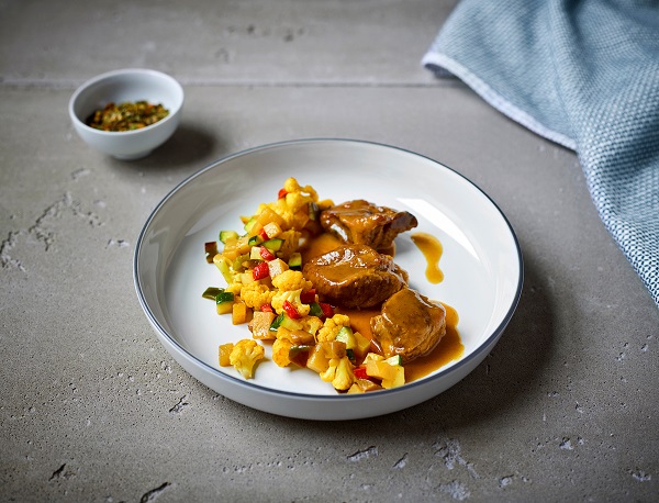 Air Transat s'associe au grand chef québécois Daniel Vézina pour offrir des repas gourmands à bord de ses vols Air Transat s'associe au grand chef québécois Daniel Vézina pour offrir des repas gourmands à bord de ses vols