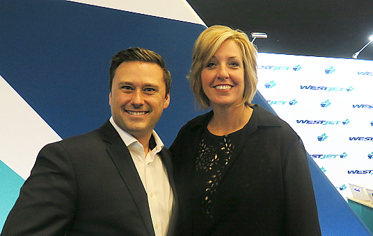 Christian Roussin en compagnie de Jane Clementino, directrices ventes agences de Westjet. Christian Roussin en compagnie de Jane Clementino, directrices ventes agences de Westjet.