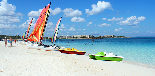 La plage de l'hôtel Playa Pesquero