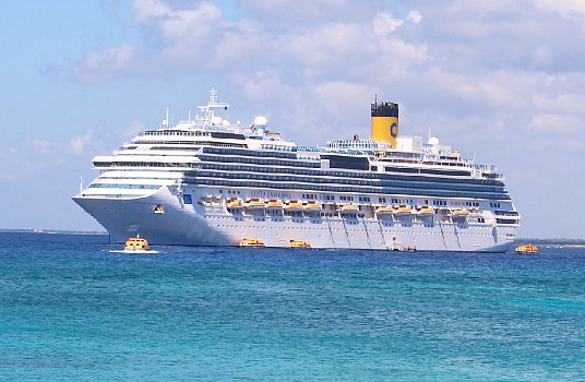 Le Costa Favolosa fait 290 mètres de longueur