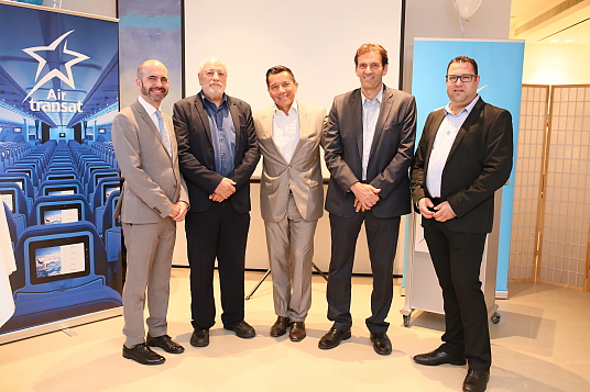 M. Ziv Nevo Kulman - Consul général d'Israël à Montréal et représentant permanent auprès de l'Organisation de l'Aviation Civile Internationale (OACI); M. Gideon Thaler – Président et chef de la direction, TAL Aviation ; M. Ralph Jansen - Chef de mission adjoint, Ambassade du Canada à Tel Aviv ; M. Amir Halevi - Directeur général, Ministère du tourisme d’Israël ; M. Guy Thaler - Directeur de produit Air Transat, TAL Aviation M. Ziv Nevo Kulman - Consul général d'Israël à Montréal et représentant permanent auprès de l'Organisation de l'Aviation Civile Internationale (OACI); M. Gideon Thaler – Président et chef de la direction, TAL Aviation ; M. Ralph Jansen - Chef de mission adjoint, Ambassade du Canada à Tel Aviv ; M. Amir Halevi - Directeur général, Ministère du tourisme d’Israël ; M. Guy Thaler - Directeur de produit Air Transat, TAL Aviation