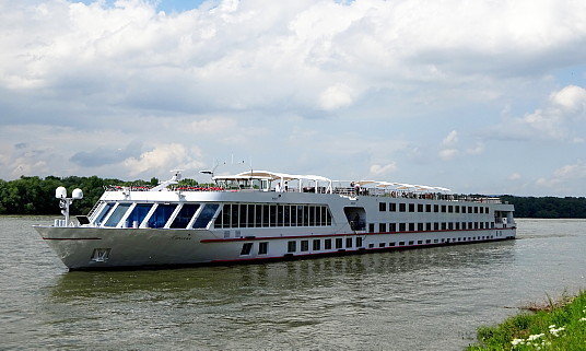 Le MV Carissima