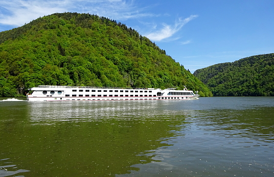 MV Carissima dans un détour du Danube