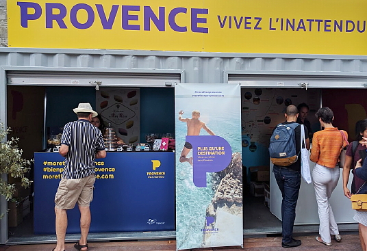 La Provence inaugure son espace à « BOUFFONS!MTL »