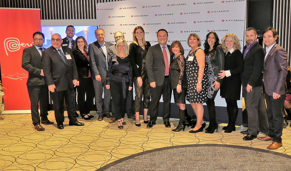 Les hôtes de la soirée  ( cliquer pour agrandir la photo) Les hôtes de la soirée  ( cliquer pour agrandir la photo)