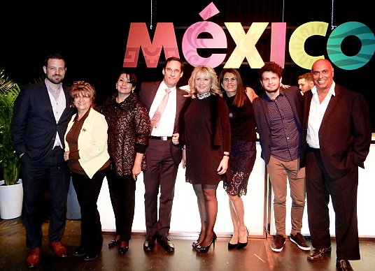 Ivan Vukov, directeur de marchés pour Aeromexico à Montréal, Alejandro Estivill, le consul général du Mexique à Montréal, Michele Martinson, directrice des ventes Canada pour Aeromexico, Fernanda Rosas et Gabriel Cardona du Conseil de Promotion Touristique du Mexique et Gustavo Moor, au développement des affaires pour Sunwing.