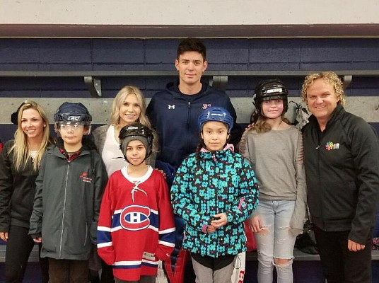 Quatre jeunes des communautés autochtones ont pu rencontrer Carey Price Quatre jeunes des communautés autochtones ont pu rencontrer Carey Price