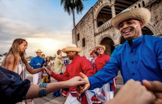 Ses plages magnifiques, sa riche histoire, sa culture fascinante et son hospitalité chaleureuse a attiré plus de 837 000 touristes canadiens en 2017, une augmentation de 3,9% par rapport à 2016