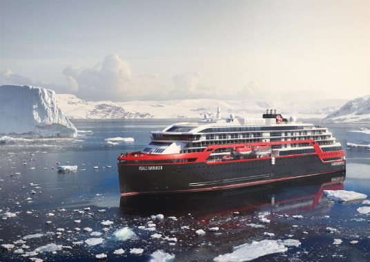(© : HURTIGRUTEN)
