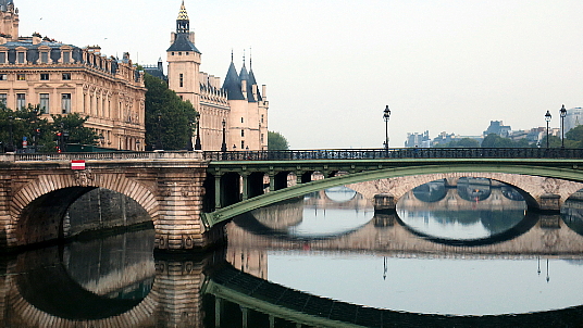 Paris, la Seine au petit matin. (archives JMV)