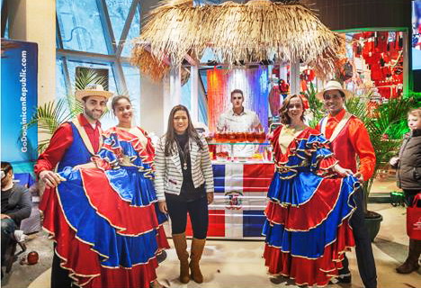 La République dominicaine cause une vague de chaleur tropicale au Centre Canadian Tire à Ottawa