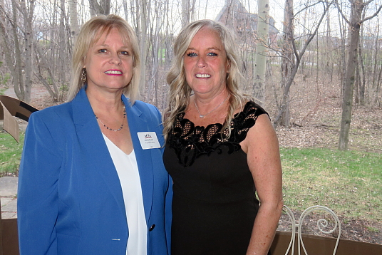 Wendy Paradis présidente de l'ACTA et Manon Martel, directrice régionale d’ACTA  pour le Québec Wendy Paradis présidente de l'ACTA et Manon Martel, directrice régionale d’ACTA  pour le Québec