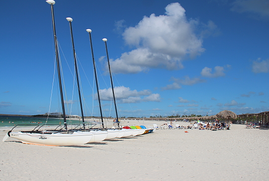 La plage de l’hôtel Dhawa