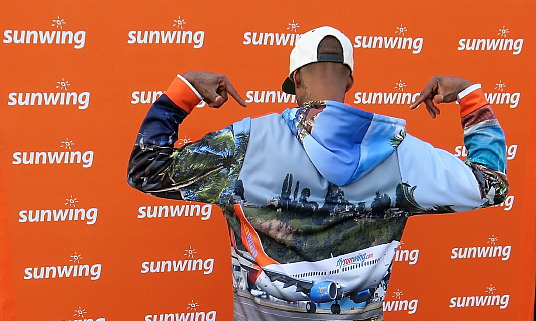 Sunwing et ADM remercient leurs partenaires à la Maison du Jazz de Laval Sunwing et ADM remercient leurs partenaires à la Maison du Jazz de Laval