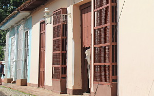 les fenêtres de Trinidad, en forme de corbeilles