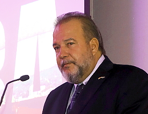 Manuel Marrero Cruz, ministre du Tourisme de Cuba.