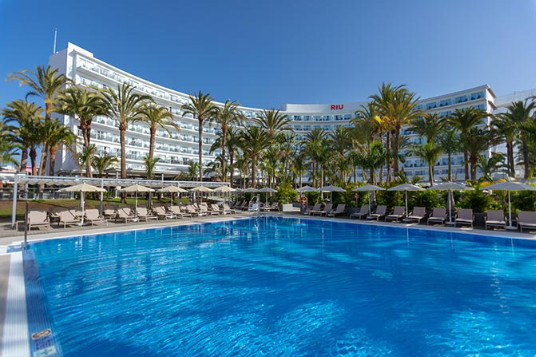 Le Riu Palmeras, le premier hôtel de RIU aux Canaries, réouvre ses portes avec la catégorie Riu Palace