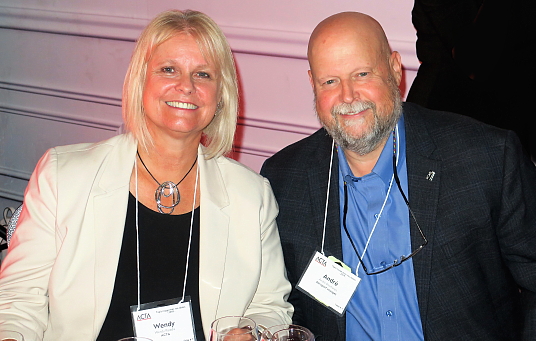 Wendy Paradis présidente d'ACTA Canada et  André Desmarais président du conseil régional de l'ACTA au Québec Wendy Paradis présidente d'ACTA Canada et  André Desmarais président du conseil régional de l'ACTA au Québec