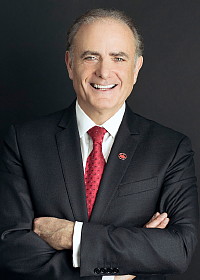 Calin Rovinescu, président et chef de la direction d’Air Canada, désigné Stratège de l’année et l’un des chefs de la direction exemplaires de l’année au Canada par le Report on Business du Globe and Mail (Groupe CNW/Air Canada)