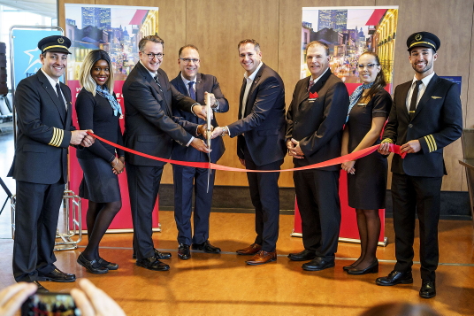 Air Transat célèbre son premier vol entre Montréal et La Nouvelle-Orléans Air Transat célèbre son premier vol entre Montréal et La Nouvelle-Orléans