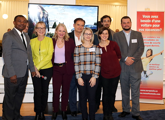 Mme Isabelle-Blanche Pinpin, directrice générale et M. Xavier Giraud, président d’EUROP AUTO, entourés de l’équipe de Montréal Crédit photo : STRATÉGIES Mme Isabelle-Blanche Pinpin, directrice générale et M. Xavier Giraud, président d’EUROP AUTO, entourés de l’équipe de Montréal Crédit photo : STRATÉGIES