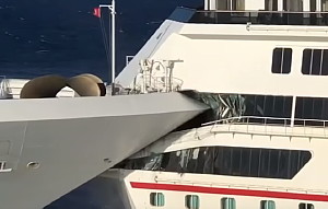 Collision entre deux navires de Carnival à Cozumel