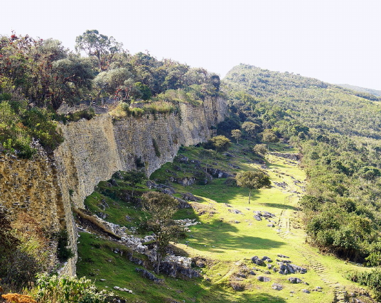 La forteresse de Kuelap dans le Nord du pays (photo par Martin St-Amant - wikimedia commons)